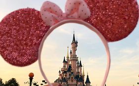 Le Chaleureux - Disneyland, Parking Gratuit